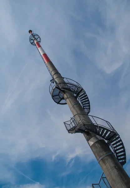 Torre de vigia construída no transmissor de TV , — Fotografia de Stock