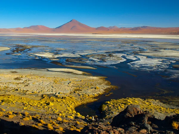 Picos de montaña en Laguna Colorada en Bolivia —  Fotos de Stock