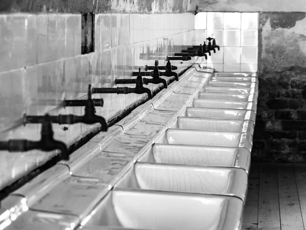 Antiguo baño de masas en prisión —  Fotos de Stock