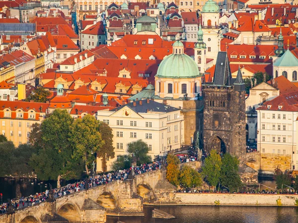 Panoraamanäkymät Prahaan — kuvapankkivalokuva