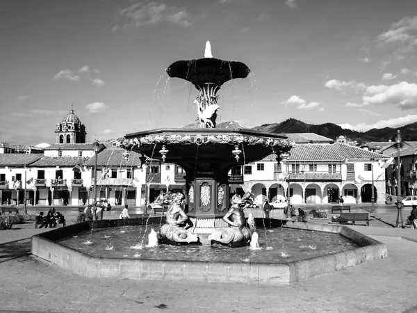 Fuente en Plaza de Armas en Cusco — Foto de Stock