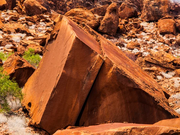 Formazione di rocce geometriche nella zona di Twyfelfontein — Foto Stock