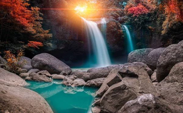 Kolorowy Piękny Wodospad Natury Parku Narodowym Sezon Letni Świeżość Koncepcji — Zdjęcie stockowe