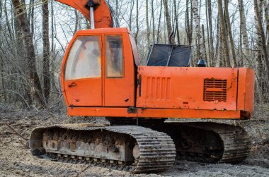 Sürüngen kazıcı çakıl yolundaki kumu bile eşleştirdi
