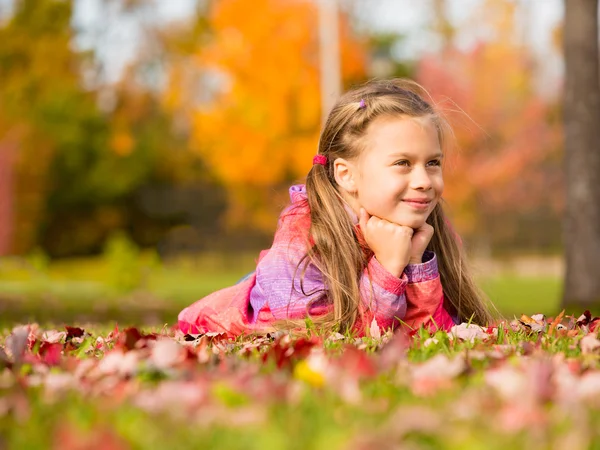 Girl in Autumn Park — Stock Photo, Image