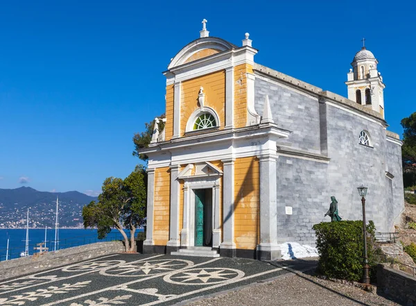 Iglesia San Giorgio Portofino Iglesia San Giorgio Lugar Culto Católico Imágenes De Stock Sin Royalties Gratis