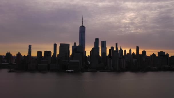 Urban Skyline of Lower Manhattan, New York in the Morning. Vista aérea. Estados Unidos — Vídeo de Stock