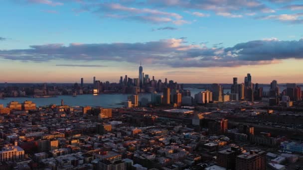 Urban Skyline van Lower Manhattan en Jersey City. Luchtfoto 's. Verenigde Staten — Stockvideo