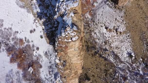 Kış mevsiminde Castle Gate Spire. Utah, ABD. Hava Görünümü — Stok video