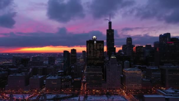 Cityscape urbano di Chicago in Blue Hour in inverno. Vista aerea. Stati Uniti — Video Stock