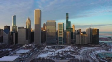 Chicago 'nun Kentsel Skyline' ı kışın Sunset 'te. Hava görüntüsü. ABD