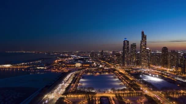 Chicago de noche en invierno. Vista aérea. Estados Unidos — Vídeos de Stock