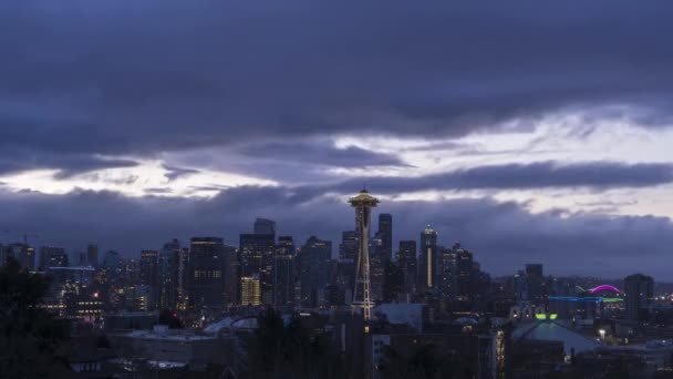 Seattle Skyline på Cloudy Aften. USA – Stock-video