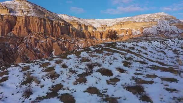 Kappadokien på vintern på soliga dagen. Turkiet. Flygvy — Stockvideo