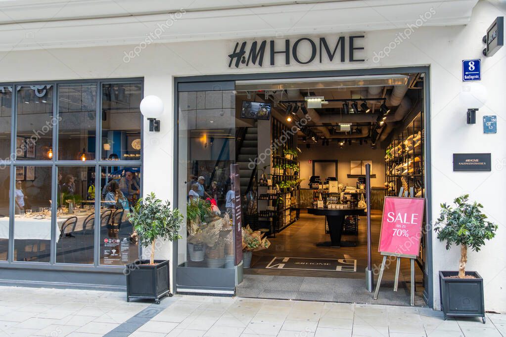 MUNICH, GERMANY - JULY 14, 2025: H and M Home Store Entrance. Shop Facade with Sale Sign. Munich, Bavaria, Germany