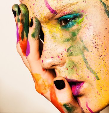 yaratıcı makyaj ile model