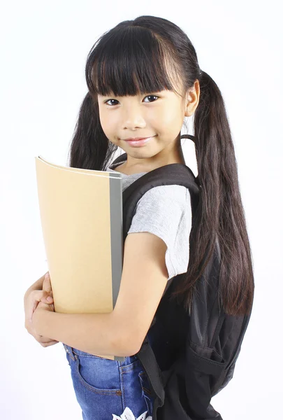 Portrait de petite fille asiatique avec sac à dos — Photo