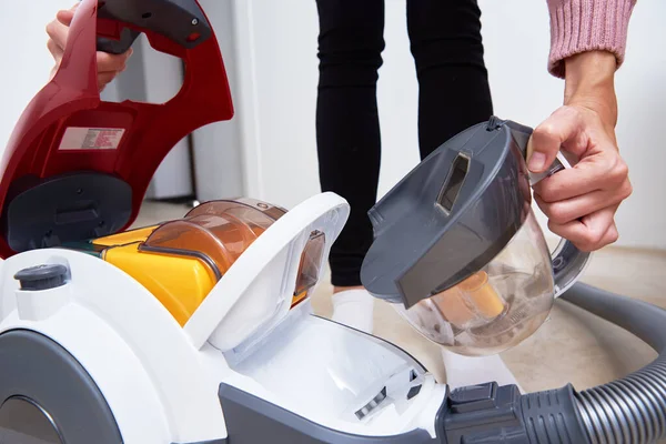 Woman Takes Out Container Dust Vacuum Cleaner — Stock Photo, Image
