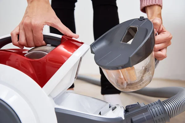 Woman Takes Out Container Dust Vacuum Cleaner — Stock Photo, Image