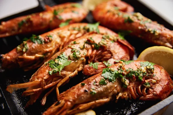 Camarones Grandes Parrilla Con Limón Especias Sartén —  Fotos de Stock