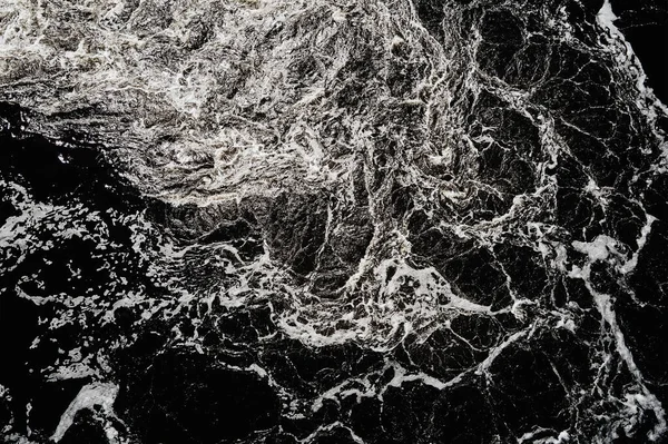 River vatten bakgrund med bubbelpooler och vågor, ovanifrån — Stockfoto