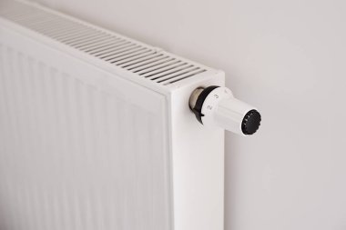 Şablonu ayarlamak için radyatör düğmesi