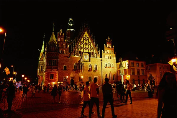 Silhouette People Night City Tourists Walks City Street Wroclaw Poland — Stock Photo, Image