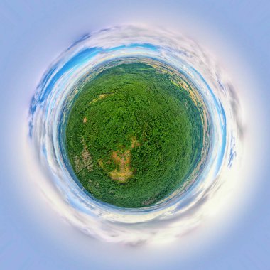 Doğa manzarasının küresel manzarası. Küçük gezegen Panorana