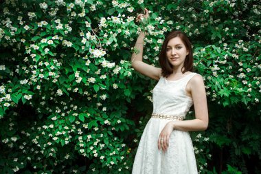 Bir Yasemin genç kızla