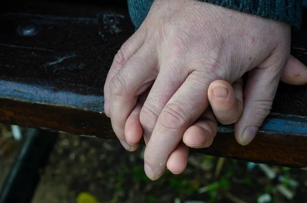 Concepto Amor Lealtad Cariño Ternura Protección Tocando Las Manos Masculinas — Foto de Stock