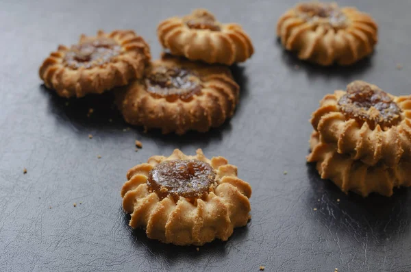 Zandloper Koekjes Met Vruchtenjam Een Groep Heerlijke Zoete Koekjes Gevuld — Stockfoto