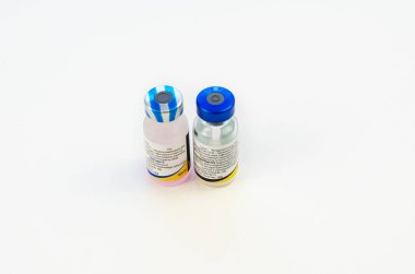 Vanguard Plus beyaza 5 / CVL aşısı. Pfizer, ABD 'den hayvanlar için aşı. Köpeklerin vebaya karşı aşılanması, bulaşıcı hepatit, koronaviroz ve diğerleri. Kiev, Ukrayna - 04 24 2021