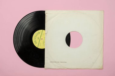 Sovyet müzisyenlerin plak konseri. Klasik müzik işte. Kayıt Melodia, 1980 'ler. Kâğıt kutunun B yüzü. Odessa, Ukrayna - 26 Nisan 2021.