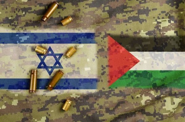 Concetto Conflitto Israelo Palestinese Bandiere Israeliane Palestinesi Uniformi Militari Camuffate — Foto Stock