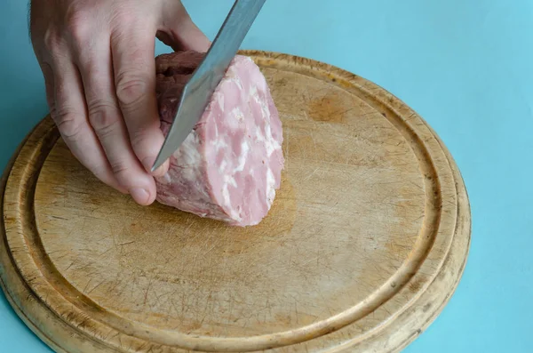 손으로 홈메이 후추와 잘랐습니다 나이프 Knife 돼지고기 Appetiting Pork Ham — 스톡 사진