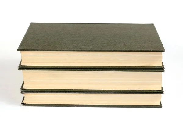 Три Книги Твердом Переплете Белом Фоне Куча Закрытых Книг Вид — стоковое фото