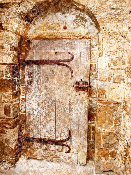 Stare Drewniane Drzwi Ścianie Twierdzy Zamknięte Drzwi Żelaznymi Elementami Kutymi — Zdjęcie stockowe