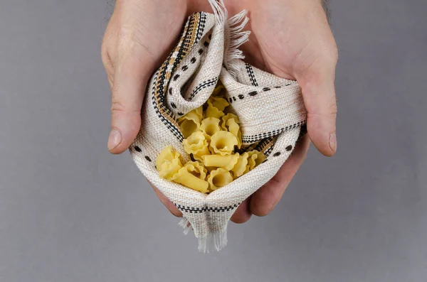 Campanelle Gigli Pasta Alla Ballerina Pasta Secca Cruda Mani Maschili — Foto Stock