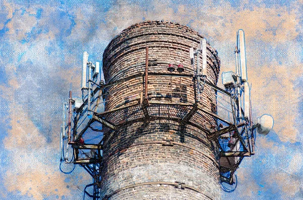 An old brick factory chimney with various antennas. A variety of — Stock Photo, Image