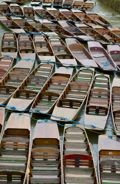 Barco de río vacío —  Fotos de Stock