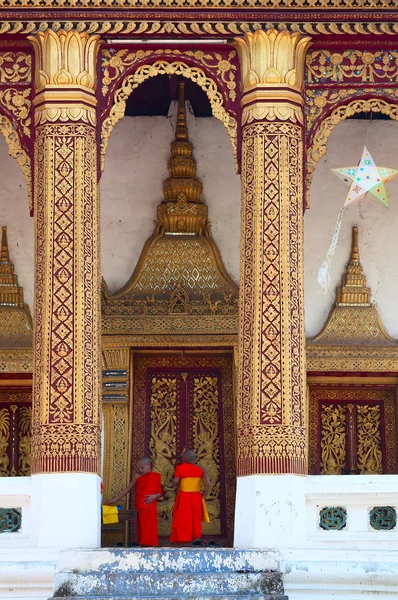 Young Buddhist monks — Stock Photo, Image