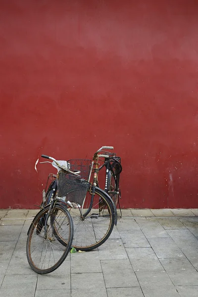 Старый китайский велосипед — стоковое фото