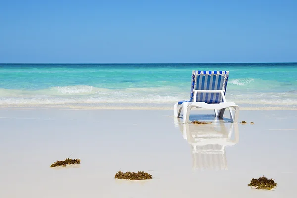 Vacation on a white sand beach — Stock Photo, Image