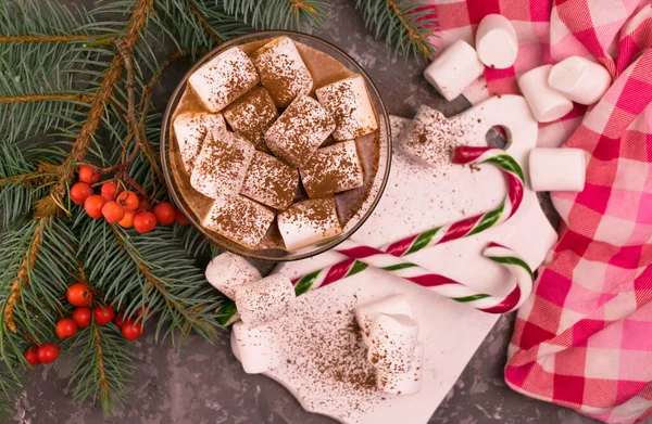 Copa Con Cacao Navidad Con Malvaviscos Fondo Las Decoraciones Navidad — Foto de Stock