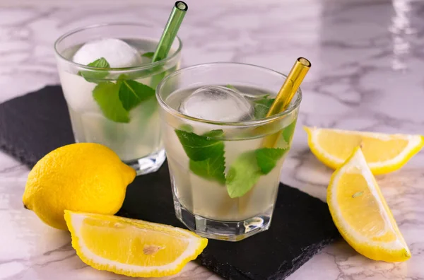Two Glasses Refreshing Mojito Lemon Mint Marble Table — Stock Photo, Image