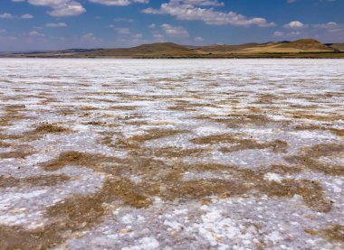 Türkiye 'ye seyahat ederken, Türkiye' de tuz kullanımının% 75 'ini sağlayan tuz gölü Tuz Golu' ya gözlerimizi açtık