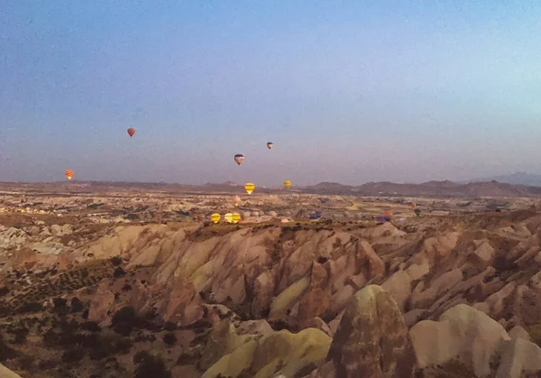 Feu Ballon Vue Vol Cappadoce Une Vieille Ville Grottes Canyons — Photo