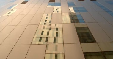 Modern Ofis Binaları. Gökdelenlerin düşük açılı görüntüsü.