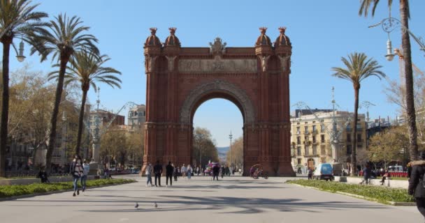 Triomfboog van Barcelona. Arc de Triomf. — Stockvideo