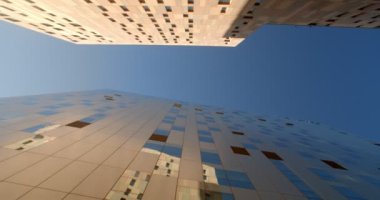 Cam cepheli iki uzun modern ofis binası.